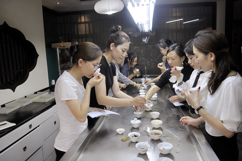 中国十大茶艺师培训排行榜:"精行俭德"诠释培训体系中碰撞与交融